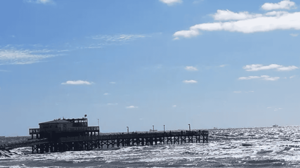 view of 61st Street fishing Pier from shore